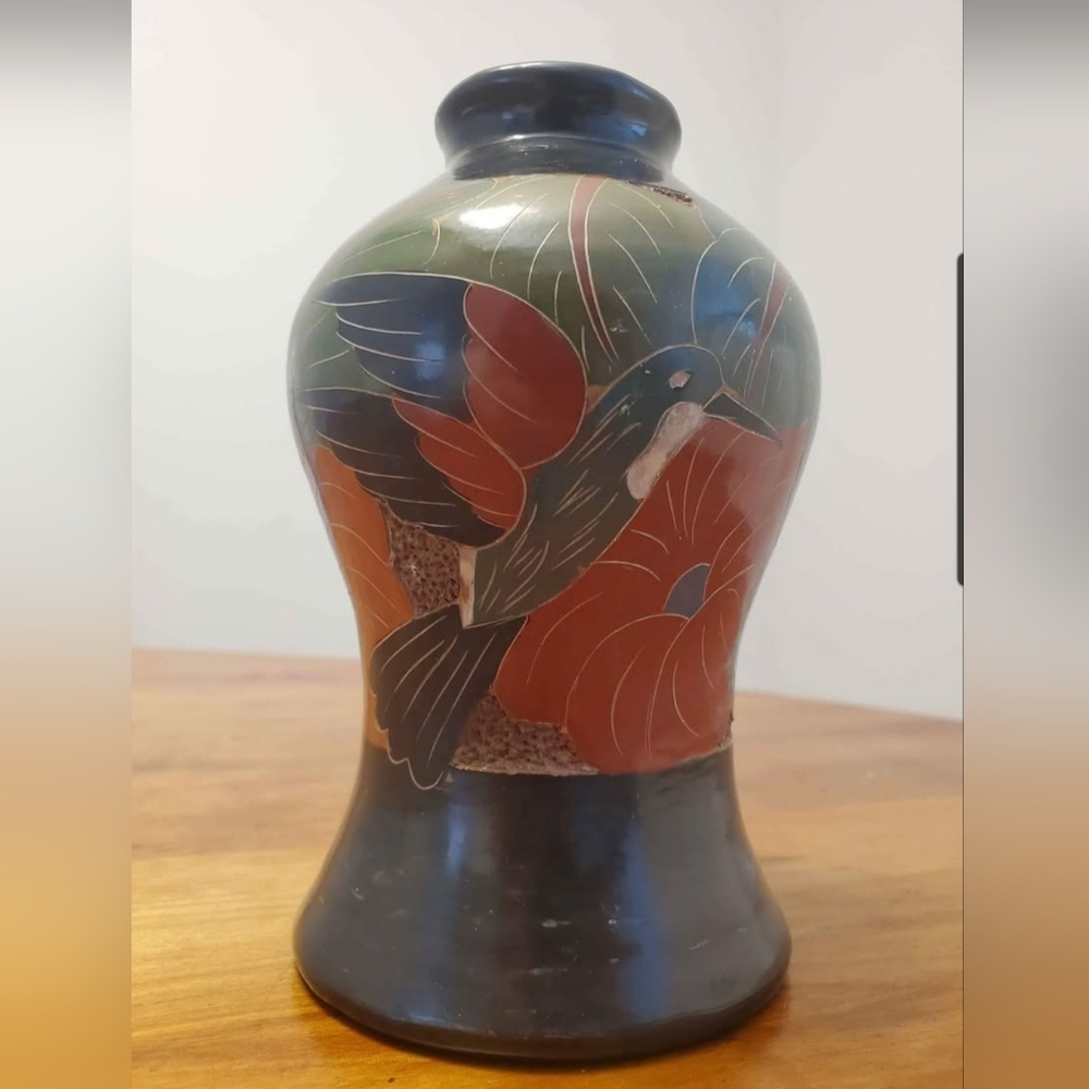 Colorful Traditional Costa Rican Ceramic Vase with Animal Designs